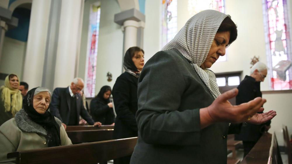 O femeie creștină iranianca ajută credincioși persecutați – Stiri Crestine | Info Crestin